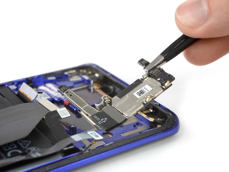Вскрытие Huawei Mate 20 Pro: смартфон обладает посредственной ремонтопригодностью"