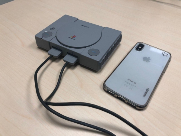  PlayStation еще никогда не была такой маленькой. Посмотрите, как отличается PS Classic от iPhone X 