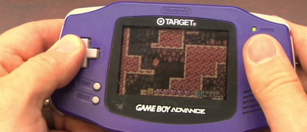  Фанат самостоятельно переделал Game Boy Advance в домашнюю HD-консоль и играет на ней в Castlevania 