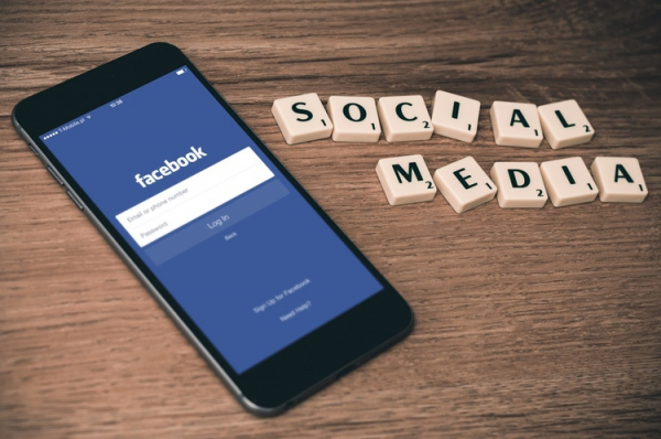 Роскомнадзор в ближайшее время определится с мерами в отношении Twitter и Facebook"