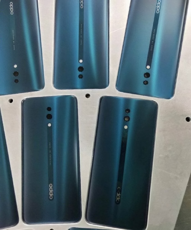Фотография первого смартфона Reno, новой марки OPPO"