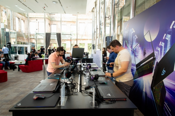 ASUS ROG RE:DEFINE 2019: флагманские ноутбуки вступают в бой"