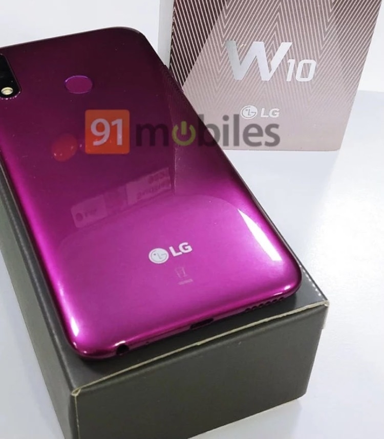Смартфон LG W10 показался на &laquo;живых&raquo; фото"