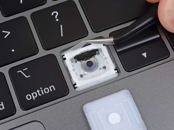 Новый ноутбук MacBook Pro 13" починить вряд ли удастся"