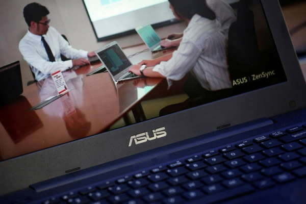 ASUS готовит ноутбук с процессором Intel Comet Lake"