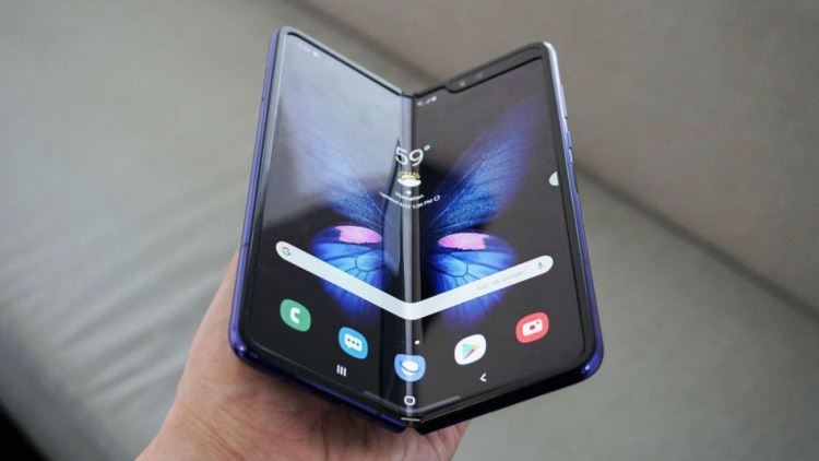 В России распродали первую партию смартфонов Galaxy Fold"