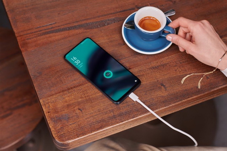 Продажи OPPO Reno2 Z и Reno2 в России начнутся 18 октября по цене от 30 тысяч рублей"
