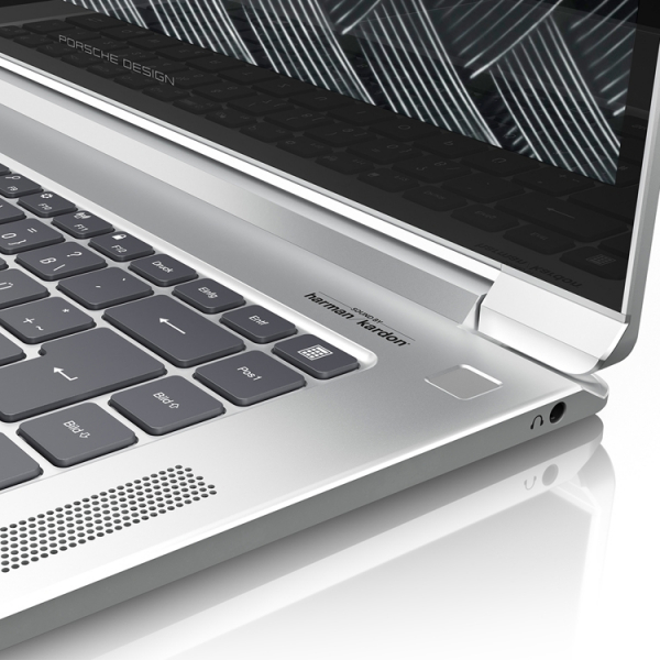 Ноутбук Porsche Design Ultra One с 15,6" дисплеем весит 1,5 кг"