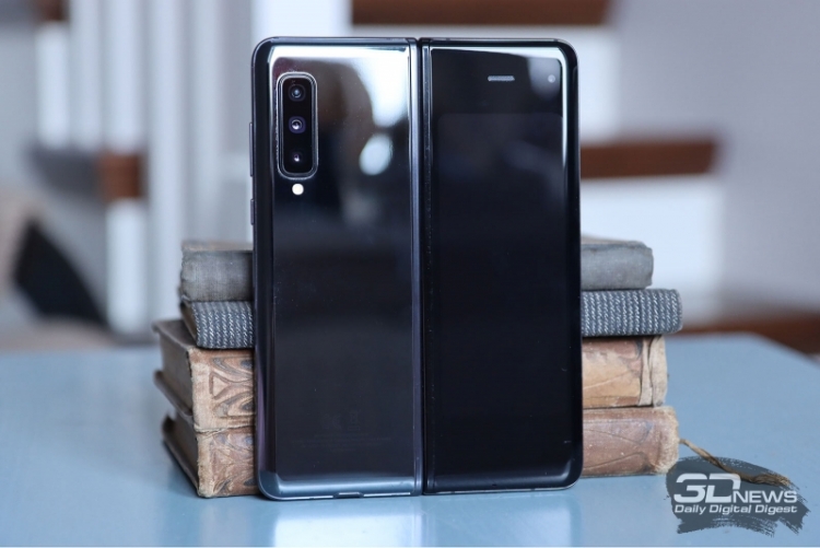 Вслед за гибким смартфоном Samsung Galaxy Z Flip вскоре выйдет складной Galaxy Fold 2"