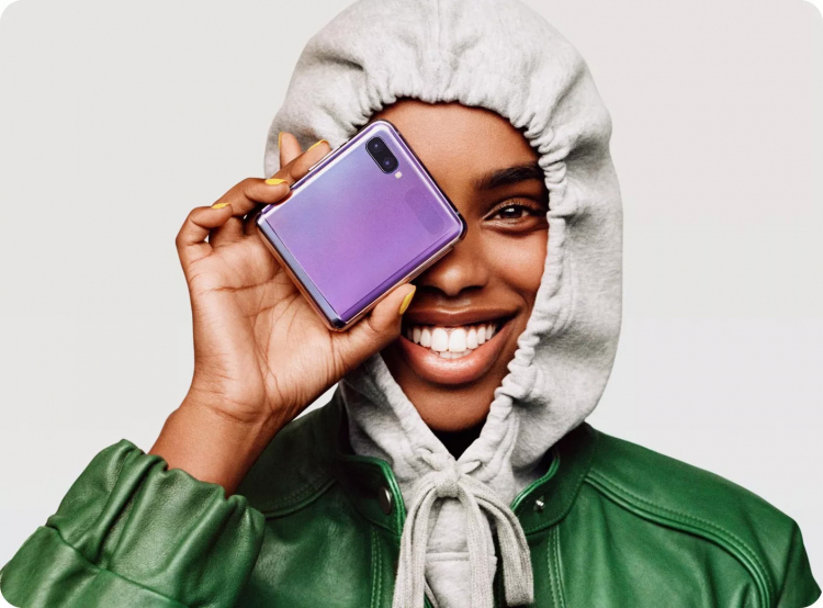 Впечатления журналистов от Galaxy Z Flip: маркий, дорогой, но гораздо лучше Fold или Razr"