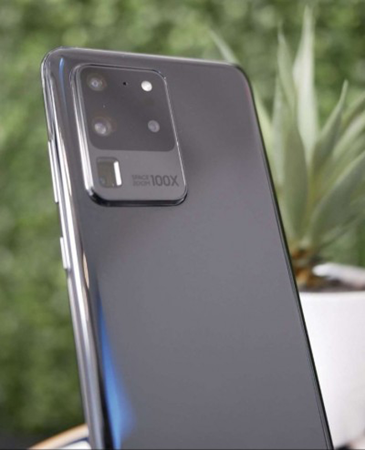 Смартфоны Samsung Galaxy S20 позируют на «живых» фотографиях"