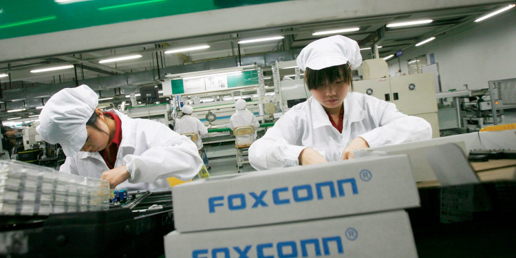 Из-за коронавируса власти Китая запретили Foxconn возобновлять производство iPhone 10 февраля"