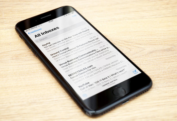 В почтовом клиенте iOS обнаружена уязвимость, открывающая доступ к устройству"