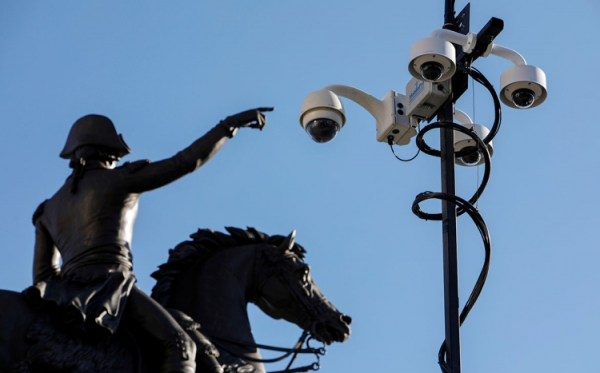 Распознавание лиц и геоданные будут использовать власти Москвы для контроля за самоизоляцией жителей столицы"