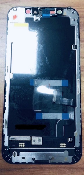 Опубликовано фото дисплейного модуля iPhone 12 с огромной &laquo;чёлкой&raquo;"