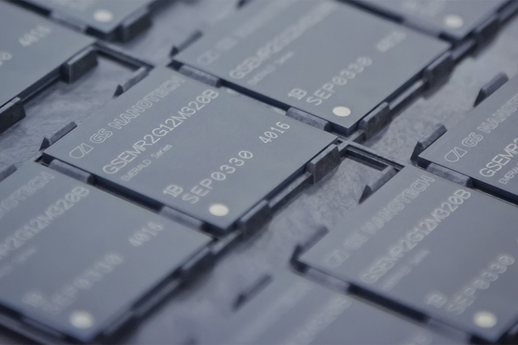 Число производителей SSD по всему миру перевалило за 200. При этом производителей HDD — всего три"